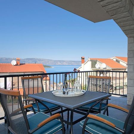 Apartment Nela Kalina Jelsa  Bagian luar foto