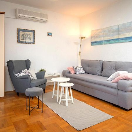 Apartment Nela Kalina Jelsa  Bagian luar foto