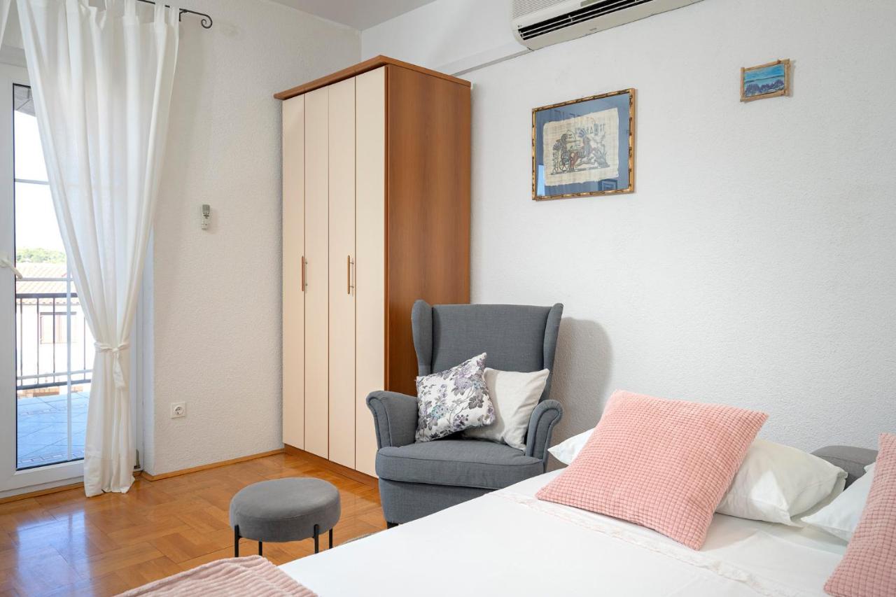 Apartment Nela Kalina Jelsa  Bagian luar foto