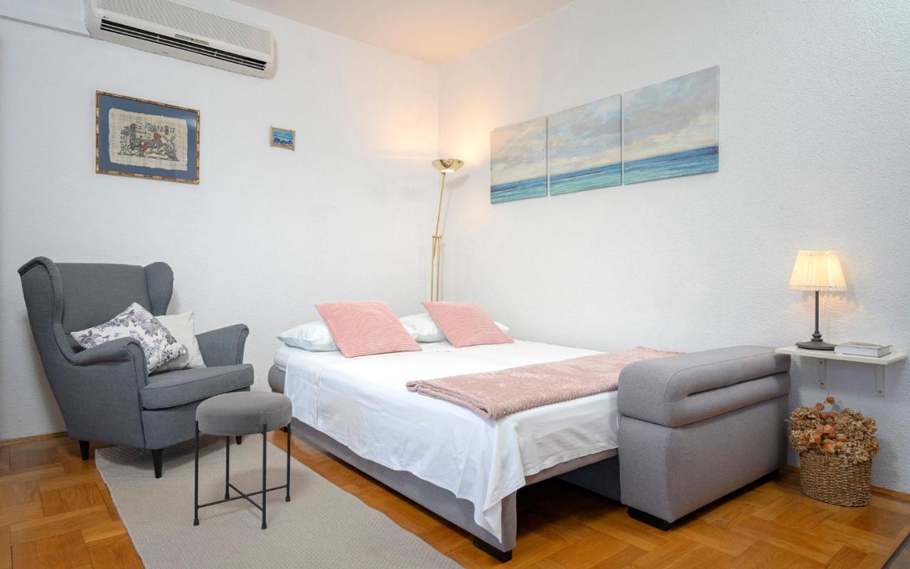 Apartment Nela Kalina Jelsa  Bagian luar foto