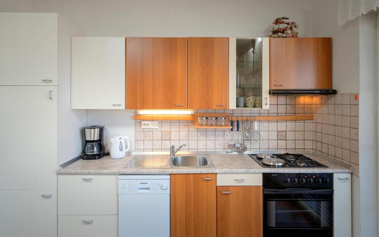 Apartment Nela Kalina Jelsa  Bagian luar foto