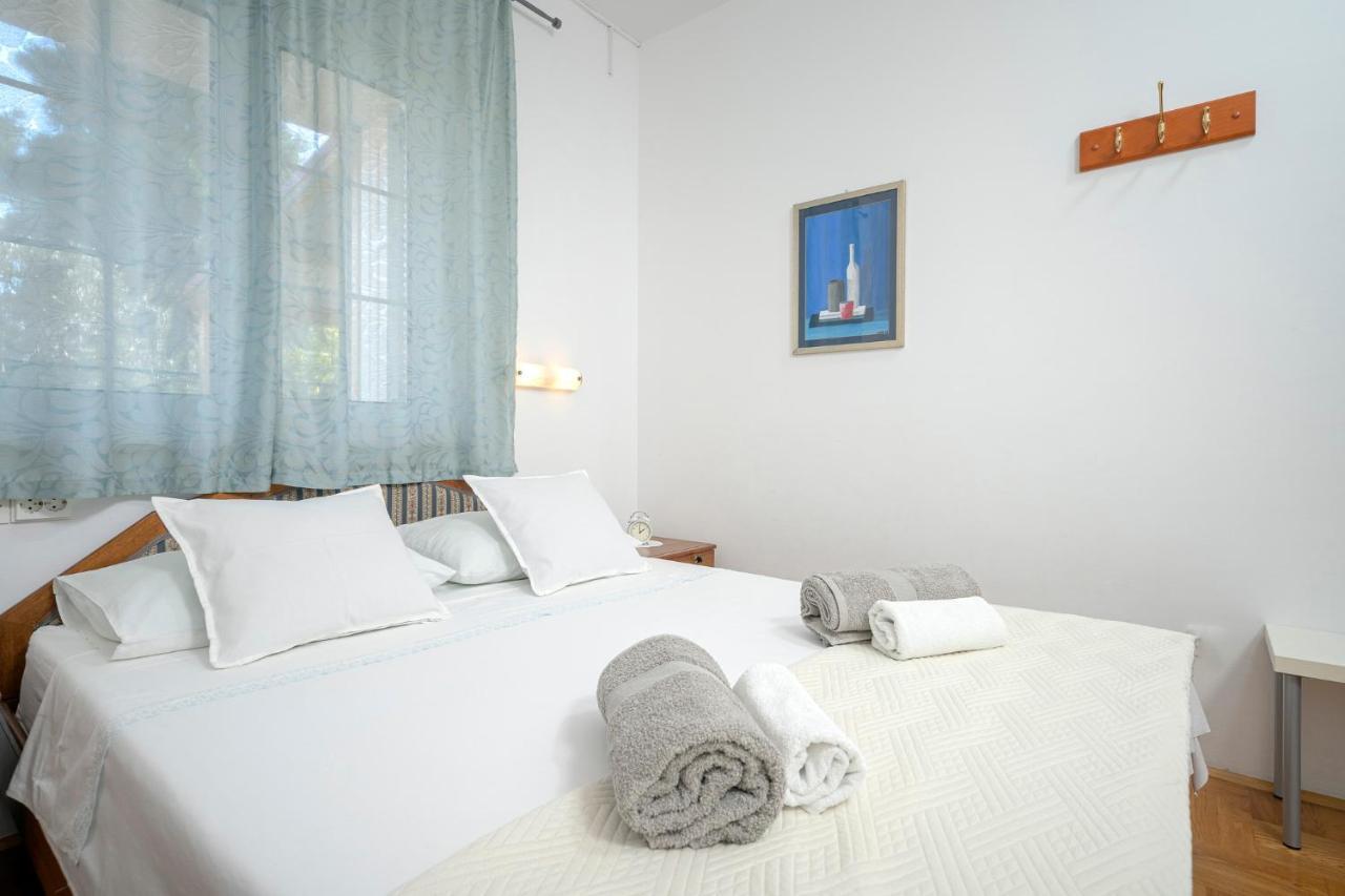 Apartment Nela Kalina Jelsa  Bagian luar foto