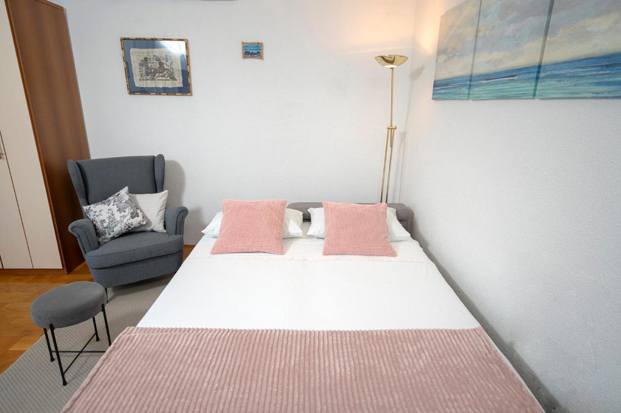 Apartment Nela Kalina Jelsa  Bagian luar foto